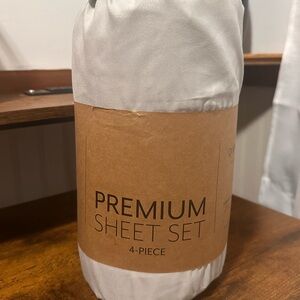 Premium 4-Piece Gray Sheet Set-NEW